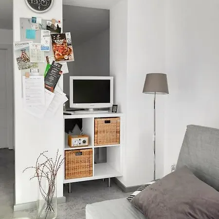 Apartment Gartenapartment Mit Eigenen Eingang *